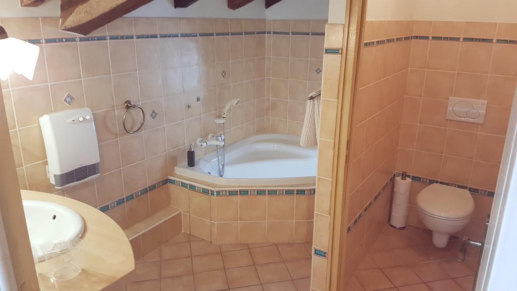 Chambre D'Hotes Moulin Urketa Ayherre Rom bilde